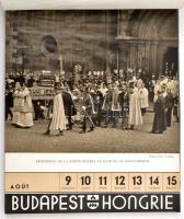 cca 1943 Budapest látványosságait és hangulatát művészi képeken bemutató asztali naptár. 52 fotóval....