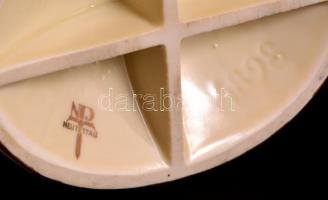 Neutettau kétágú gyertyatartó párban, jelzett, apró kopásnyomokkal, m: 16 cm (2×)