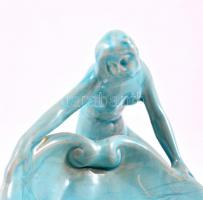 Zsolnay kagylót tartó női akt, alapmázas, jelzés nélkül, apró kopás nyomokkal, m:12 cm