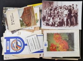 Vegyes cipős-doboznyi papírrégiség tétel, közte modernekkel is