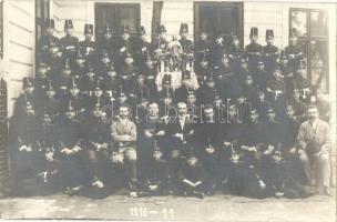 1910-11 Szabadka, Subotica; kadétiskola csoportképe, belőlük lettek az első világháború fiatal tisztjei. Tímár Imre fényképész felvétele / military schools group photo