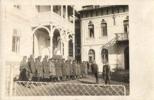 1918 A 309/4. távbeszélő osztag parancsnokságának átadási ünnepsége február 4-én. Beszédet mond Slanici törzs. Háttérben Baruch főhadnagy és Scheer hadnagy / WWI K.u.k. military, transferring ceremony of the new headquarters of the 309/4. telephone squad. photo