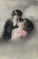 51 db régi vegyes üdvözlőlap: hölgyek, ünnepek, művészlapok, stb. / 51 pre-1945 mixed greeting cards...