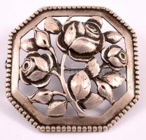 Ezüst(Ag) rózsás bross, jelzett, 4×4 cm, nettó: 12,2 g