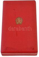 1954. "Munka Érdemrend arany fokozata" zománcozott kitüntetés mellszalagon, dísztokban T:2