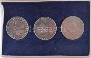 NDK 1976. "Wartburg 900. évfordulója" (3xklf) jelzetlen Ag? emlékérem eredeti dísztokban (...