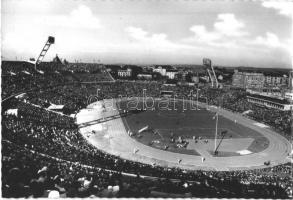 Budapest XIV. Népstadion, sport, foci. Kiadja a Képzőművészeti Alap