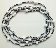 Régi üveggyöngy nyaklánc