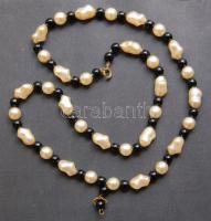 Régi üveggyöngy nyaklánc