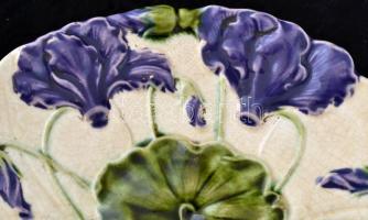 Schütz Cilli szecessziós tál és süteményes tányér (2 db), kézzel festett mázas fajansz,  máz hibákka...