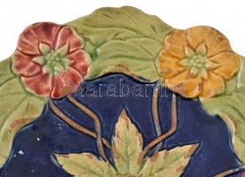 Szecessziós majolika tál, jelzés nélkül, ragasztott repedéssel, d: 25 cm