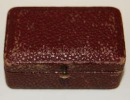 Századeleji 1 pár folyami gyöngy fülbevaló 14K arany foglalatban, eredeti régi ékszerdobozban