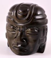 Azték fej. Irizáló, masszív öntött üveg dísz. 12 cm