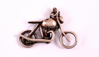 Ezüst (Ag.) mini motorbicikli medál, jelzés nélkül, nettó: 1,9 g