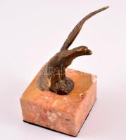 Turulmadár, réz kis szobor alabástrom talapzaton, m: 11,5 cm