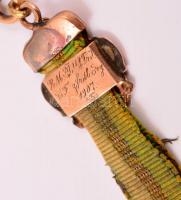 Címeres tiszti lánc. Arany. Au 8K + 14K karabíner 7 cm,  br: 2,2 g