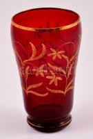 Díszes vörös színű üveg pohár, szakított, kézzel festett, apró kopásokkal, 11×7 cm
