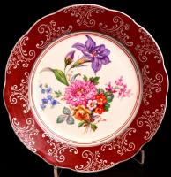 Karlsbad virágos tányér, részben kézzel festett, jelzett, apró kopásokkal, d:18,5 cm