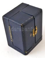 Brevete márkájú vekker, működik, számlapüveg hiányzik, eredeti dobozában, 6,5×5,5 cm