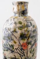 Dekoratív iparművész padlóváza, kézzel festett mázas kerámia, jelzett, apró kopásokkal, m: 51 cm