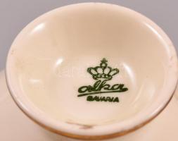 Bordó porcelán csésze+alj, matricás, jelzett, apró kopásokkal, d: 8 ill. 12 cm