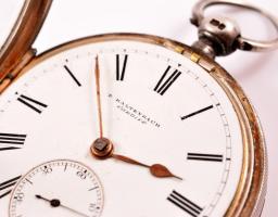 E. Kaltenbach Cardiff, Anker járatos, kulcsos ezüst zsebóra működő, jó állapotban, két kulccsal   d:...