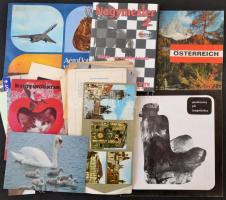 Vegyes papírrégiség tétel, közte modernek is, érdekes, átnézésre érdemes anyag