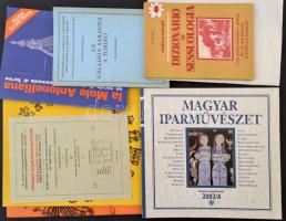 Vegyes papírrégiség tétel, közte modernek is, érdekes, átnézésre érdemes anyag