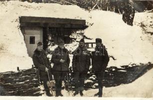 1916 December 30, Lenk kapitány átveszi a gépfegyver századot / WWI K.u.K. military in winter, officer takes over the machine gun squad. photo