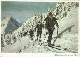 Gebirsgjägerspähtrupp auf Skiern. PK-Aufn. Kriegsber. Baumann, Carl Werner / WWII German military, skiing unit in winter  (EK)