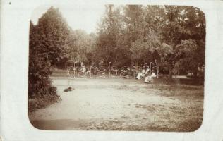 1917 Kisbacon, Batanii Mici; kúria udvara / park of the villa. photo (EK)