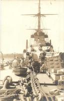 Osztrák-magyar csatahajó hat lövegű fedélzeti ágyúja / WWI K.u.K. Kriegsmarine, on-board cannon with mariners. photo