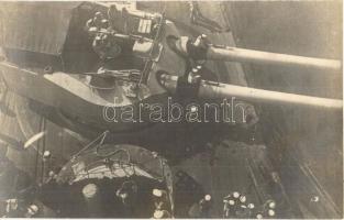 Osztrák-magyar csatahajó fedélzeti ágyúji / WWI K.u.K. Kriegsmarine, on-board cannons with mariners. photo