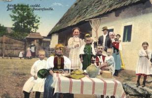 1917 Bánffyhunyad, Huedin; Erdélyi folklór, bánffyhunyadi paraszt család, népviselet / Bauernfamilie / Transylvanian folklore, peasant family, traditional costumes (EK)