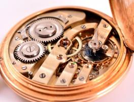 14k dupla fedeles arany zsebóra, hibátlan pótólt számlappal, szép, működő állapotban, óramutató cser...