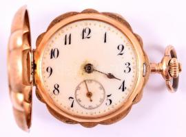14k dupla fedeles, vésésekkel díszített női arany zsebóra, nem működő szerkezettel, d 3,5 cm / 14 C gold pocket watch case with engravings Gr: 31 g