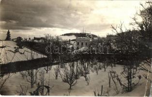 1915 Selmecbánya, Schemnitz, Banská Stiavnica; háttérben a főiskolai épületek télen / college buildings in the background, winter. photo (EK)