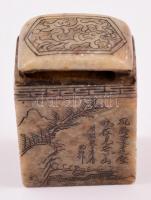 Gazdagon díszített, régi kínai kő pecsétnyomó. Felakasztható / Antique Chinese seal maker with rich ...
