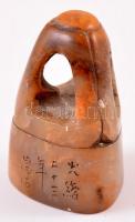Díszített, régi kínai kő pecsétnyomó. Felakasztható / Antique Chinese seal maker 5 cm