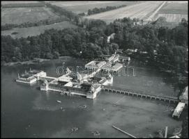 cca 1967 Hévízi gyógytó és gyógyfürdő, 13 db színes diapozitív felvétel a tóban merülő könnyűbúvárok...