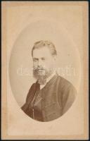 cca 1870 Beszédes Sándor (?-?) esztergomi fényképész felvétele, vizitkártya méretben, dombor nyomott porcelánkép utánzatú fénykép, 10,3x6,5 cm