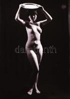 cca 1975 Éjszakai látomás, szolidan erotikus felvételek, 17 db vintage negatív, 24x36 mm