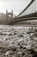 cca 1941 Budapest, az Erzsébet híd télen, ködben, jégzajlás idején, 20 db vintage negatív Danassy Ká...