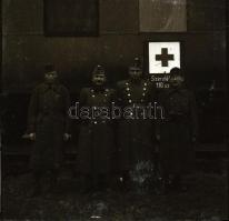 cca 1942 Thöresz Dezső (1902-1963) békéscsabai gyógyszerész és fotóművész szolgálatot teljesített eg...