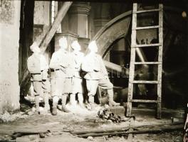 cca 1942 Thöresz Dezső (1902-1963) békéscsabai gyógyszerész és fotóművész szolgálatot teljesített eg...