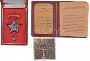 1953. Sztahanovista zománcozott fém kitüntetés, igazolvánnyal, miniatűrrel dísztokban T:2