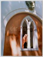 cca 1993 Menesdorfer Lajos (1941-2005) budapesti fotóművész hagyatékából, 2 db feliratozott, vintage...