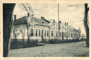 Sztropkó, Stropkov; Városháza, utcakép. Kiadja Alexander Halász / town hall, street view (EK)