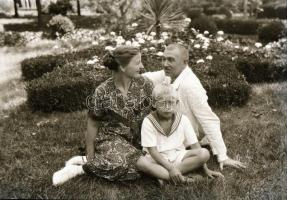 cca 1940 Ismeretlen szerző hagyatékából 100 db vintage negatív, különféle témákról, magyar szabadalo...