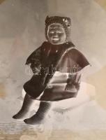 cca 1930 Üveglemez negatívok tétele, 26 db vintage negatív, ismeretlen szerzőktől, sokféle témáról, ...